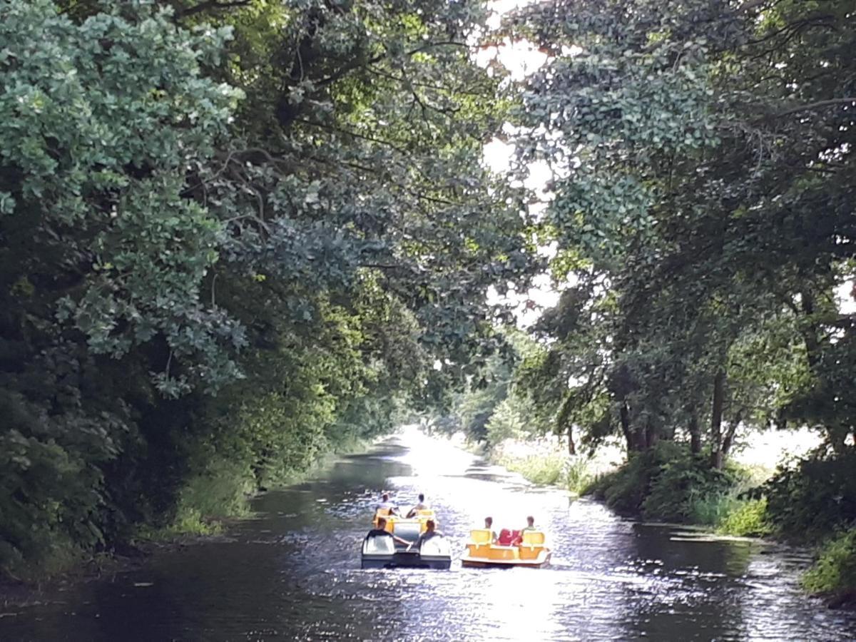 Familienurlaub In Ostfriesland Fuer Max 7 Pers In 2 Wohnungen, Auch Einzeln Wohnungen Utarp Exterior foto